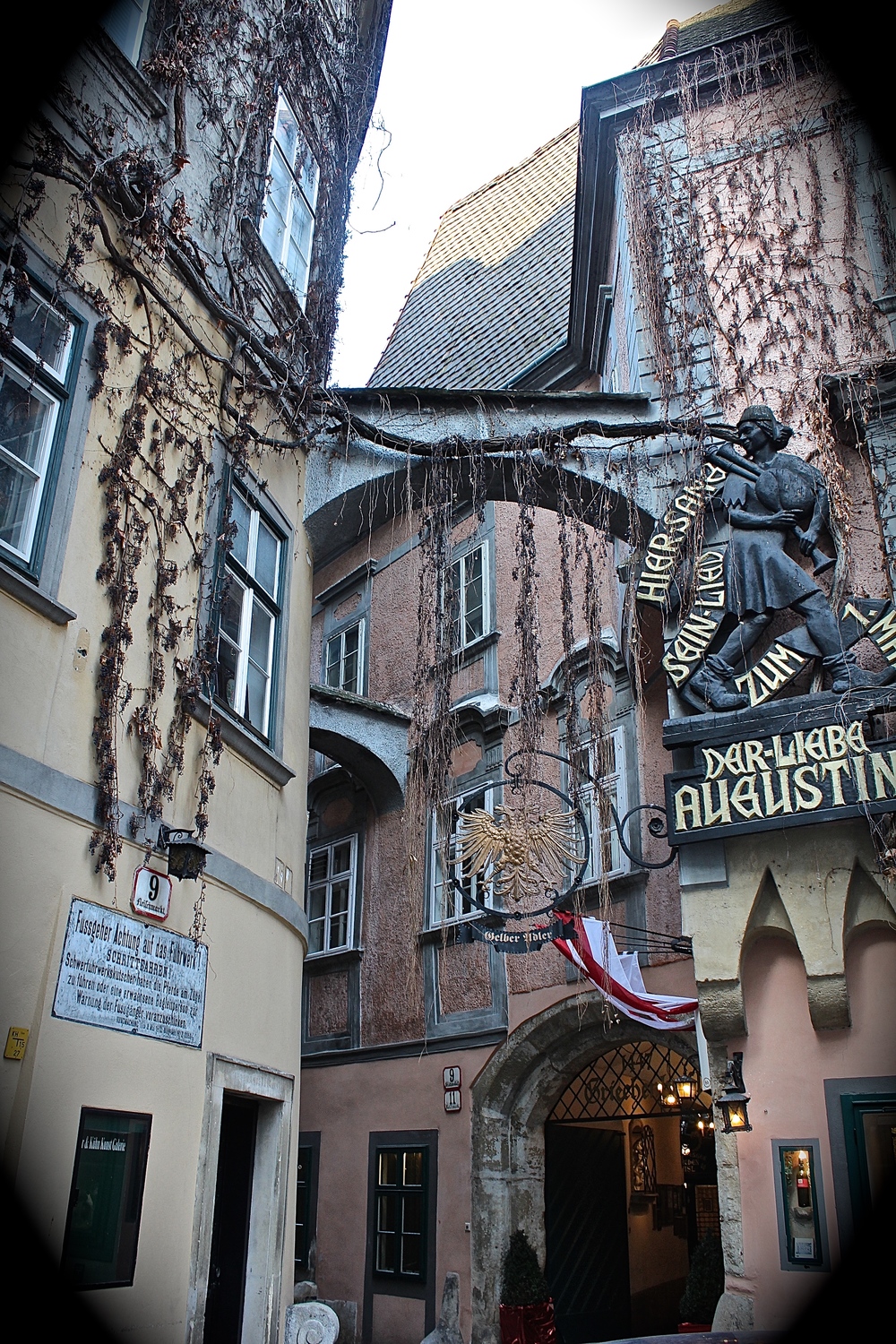 Углубленная экскурсия в Вене по центру Греческий  ресторан в Вене Грихенбайсл